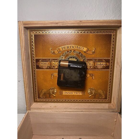 PERDOMO HABANO BOURBON BARREL-AGED MADURO GORDO CIGAR BOX CLOCK FROM NICARAGUA - Picture 8 of 16